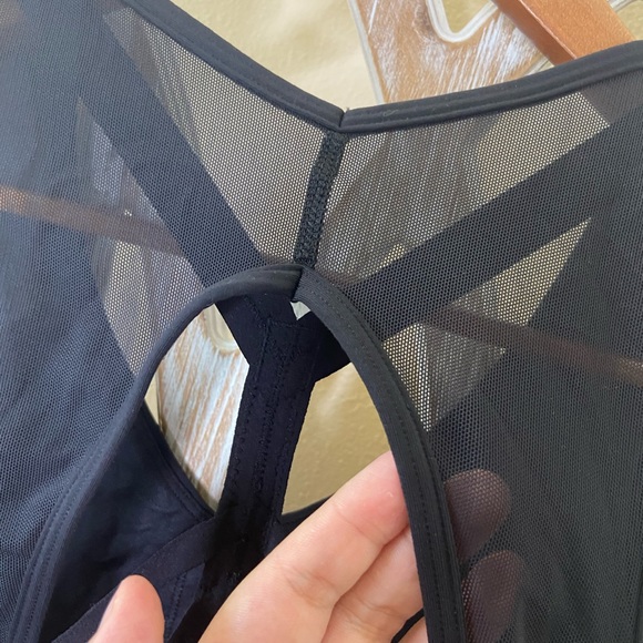 Lululemon strappy mesh 10 sports bra - Picture 6 of 7